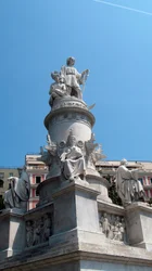 Monument ter ere van de navigator Christoffel Columbus (Cristoforo Colombo). Marmeren beeldhouwwerk door Lorenzo Bartolini (1777-1850). Piazza Acquaverde Genua (Genova) Italië