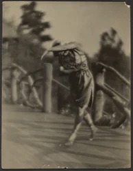 [Danseres buiten]