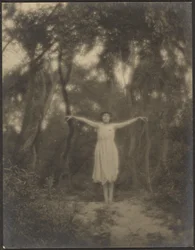 [Danseres in een tuin]