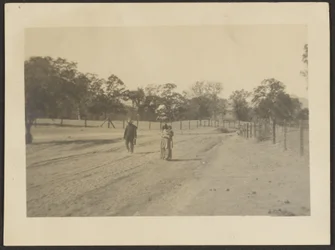 [Figuren in het veld].