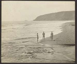 [Figuren op het strand]