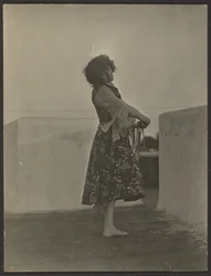 [Florence danst op het dak].