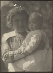 [Florence met een baby]