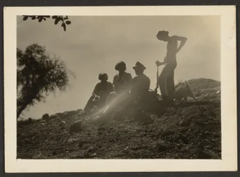 [Groep op de Heuvel].