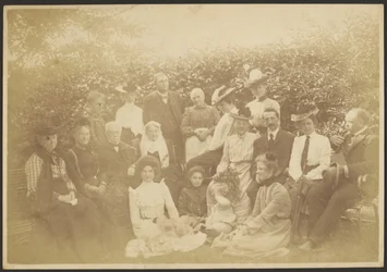 [Groot groepsportret van een familie]