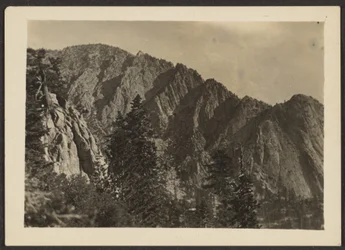 [Bergachtig landschap].