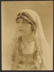[Nautch Girl].