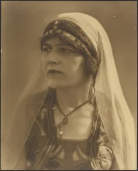 [Portret van Nautch Girl].
