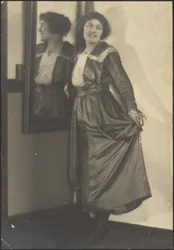 [De vrouw en haar spiegelbeeld]