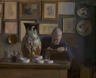 De architect Thorvald Bindesbøll in zijn werkkamer