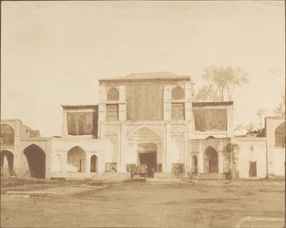 Buitenste ingang van het koninklijk paleis, Teheran