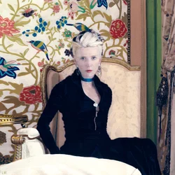 Daphne Guinness voor AÏE Magazine, c.2011 (acrylverf op papier)