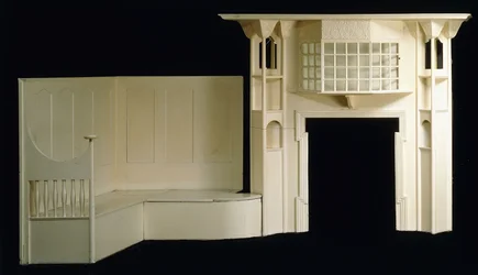 Een beschilderde houten schouw en inglenook ontworpen voor Glencrutchery House, Douglas, circa 1897