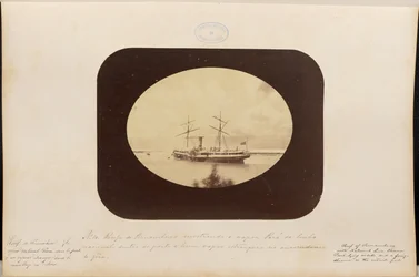 Recife of Pernambuco met het stoomschip Pará van de nationale lijn in de haven en een buitenlands stoomschip in de ankerplaats erbuiten