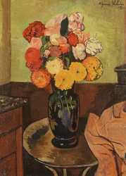 Vaas met bloemen op een ronde tafel, 1920