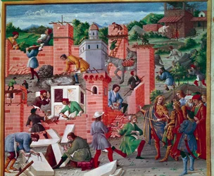 De bouw van de stad Rome. De tweelingen Romulus en Remus bezoeken de bouwplaats (inspectie van het werk en de voortgang). De arbeiders zijn druk bezig: metselaars, steenhouwers, dragers, marmer- en cementwerkers (cement bereiden). Miniatuur in 