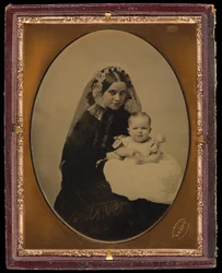 [Portret van een vrouw en een kind]