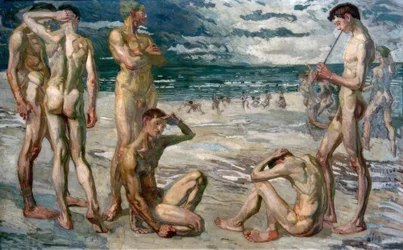 Jonge mannen aan zee