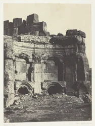 Baalbeck (Heliopolis), halve cirkel van de zon- en Jupitertempels; Syrië