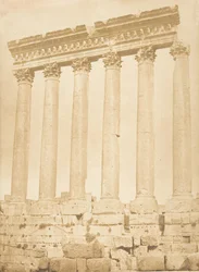 Colonnade van de Tempel van de Zon, in Baälbek Heliopolis