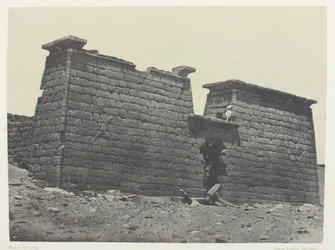 Hémi-Spéos De Séboua, Pylons; Nubië, plaat 98 uit het album "Egypte, Nubie, Palestina et Syrie" (1852)