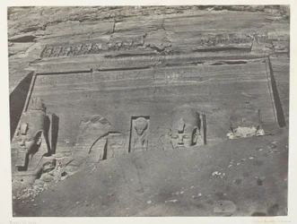 Ibsamboul, Vue Générale Du Grand Spéos De Phrè; Nubie, plaat 102 uit het album "Egypte, Nubie, Palestine et Syrie" (1852)