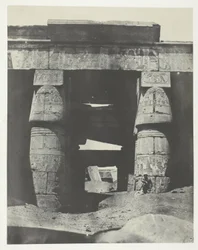 Karnak, Portiek van de Tempel van Khons; Thebe