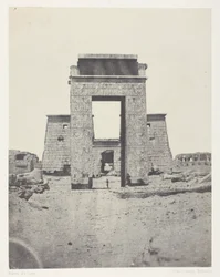 Karnak, Propylon van de Tempel van Khons; Thebe