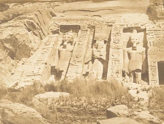 Moitié de la façade du Spéos d