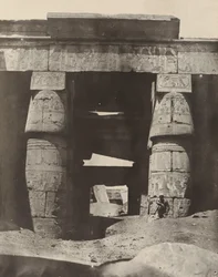 Thebe: Karnak, Portiek van de Tempel van Khons, 1850