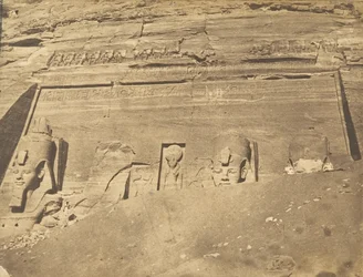 Vue de la façade du Spéos de Phré, à Abousembil, maart 1850