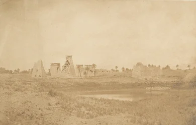 Vue des propylées du palais de Karnac, prise du Sud-Est, 1849-50
