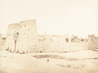 Algemeen Zicht op de Tempel van Khons, in Karnak, Thebe, 1849-50