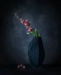 Donkere florale elegantie
