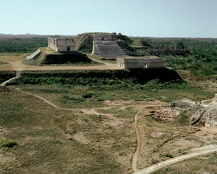 Zicht op het paleis van de gouverneur, 9e-10e eeuw