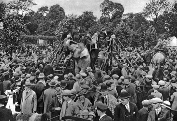 Olifantenritten in de London Zoo, 1926-1927