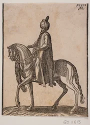 Oudere man te paard, met een knots aan zijn zijde, in profiel naar links; onder de hals van het paard hangt een paardenstaart of ossenstaart als teken van de waardige status van de man