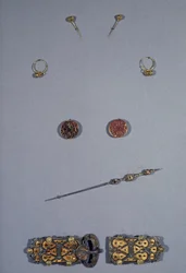Merovingische kunst: Set van koningin Arnegonde
