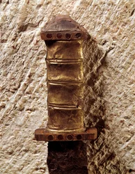 Merovingische kunst: handvat van een speer, 6e eeuw. Gallië, Nationaal Archeologisch Museum in Saint-Germain-en-Laye