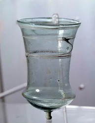 Merovingische kunst: glas. Gallië, 6e eeuw. Nationaal Archeologisch Museum van Saint-Germain-en-Laye