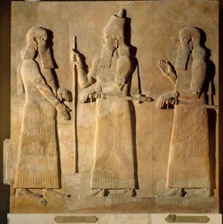Oosterse oudheden: detail van een albasten reliëf met Sargon II die bevelen geeft aan een hoge ambtenaar, uit het paleis van Sargon II in Dur Sharrukin, koning van Assyrië, in Khorsabad (Mesopotamië), Irak. 722-705 v. Chr. Parijs, Louvre Museum.