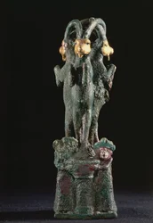 Heilige boom gevormd door drie geiten, uit Larsa, Zuid-Mesopotamië, c.1750 v.Chr.