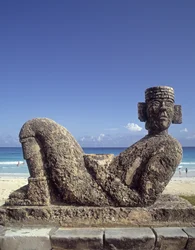 Een kopie van het standbeeld van Chac-Mool uit Chichen-Itza, Yucatan, ca. 987-1185 v.Chr.