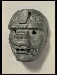 Feline masker van een man, uit Oaxaca, Pre-Columbiaans