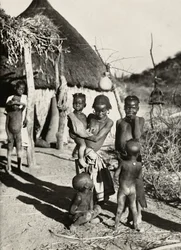 Een groep jongens van de Tacruri stam, 09/05/1936