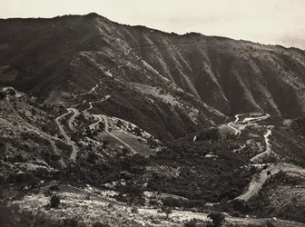 De weg op de Massaua-Asmara heuvels, 09/05/1936