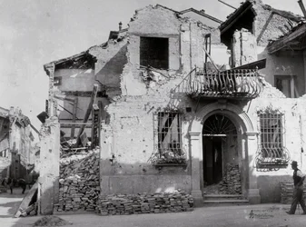 De bombardementen van Sermide: een huis ernstig beschadigd tijdens de Tweede Wereldoorlog
