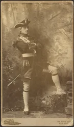 [John Drew, Jr. als Captain Plume uit "The Recruiting Officer"].