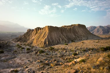 Moche-piramide Pampa Grande in de Lambayeque-vallei van Noord-Peru