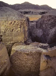 Gracht op de neolithische archeologische vindplaats van Jericho